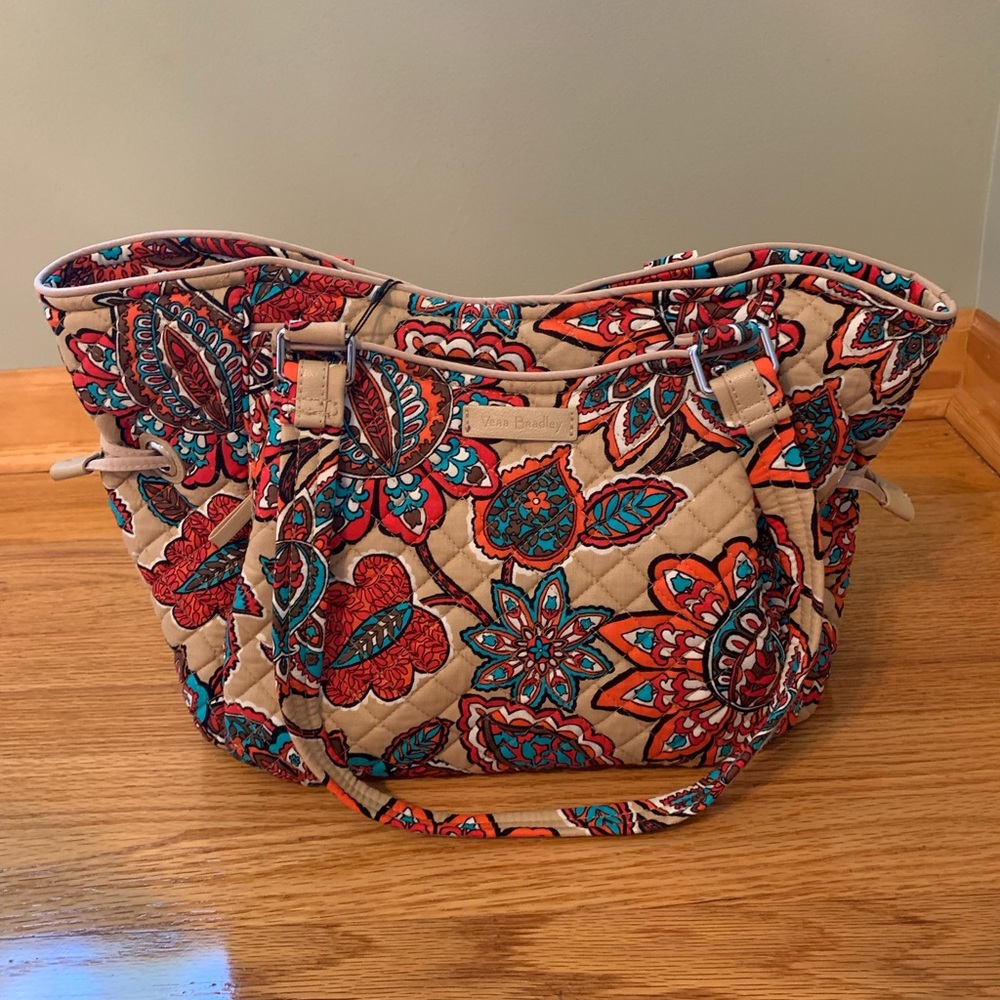Beautiful New Vera Bradley Glenna Satchel